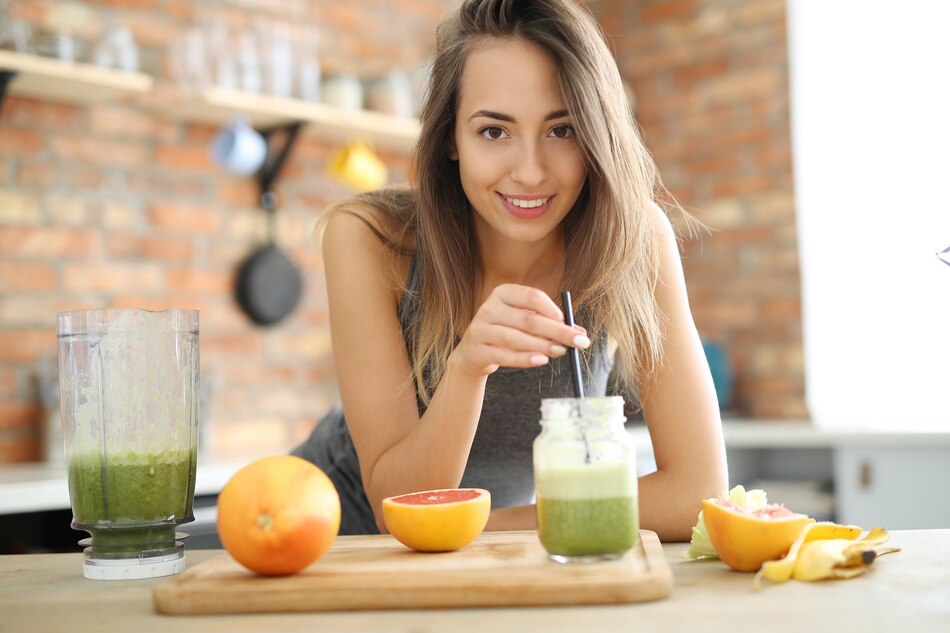 10 Easy Healthy Skin Smoothie Recipes For Every Skin Type